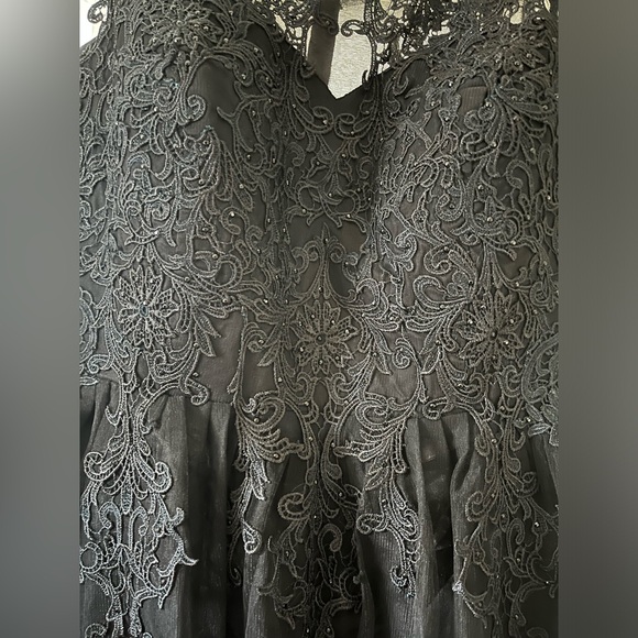 Evening /Wedding Dress with Vail, black - Picture 3 of 12